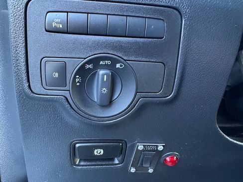 Used 2023 Mercedes-Benz Metris image 14
