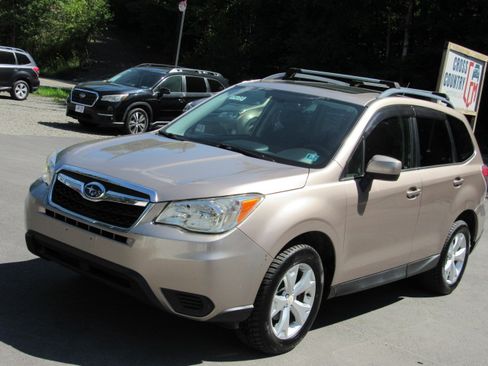 Used 2014 Subaru Forester 2.5i Premium AWD/4WD image 1