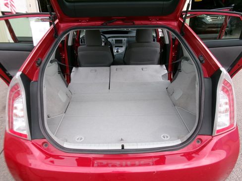 Used 2014 Toyota Prius Two image 17