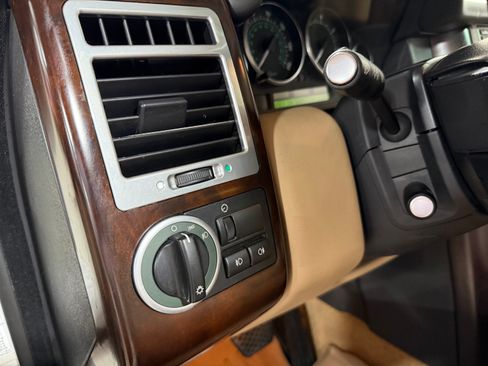 Used 2004 Land Rover Range Rover HSE image 21