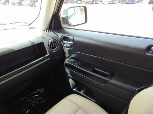 Used 2017 Jeep Patriot 75th Anniversary image 20