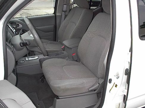 Used 2021 Nissan Frontier SV image 14