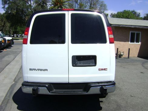 Used 2017 GMC Savana 2500 image 6