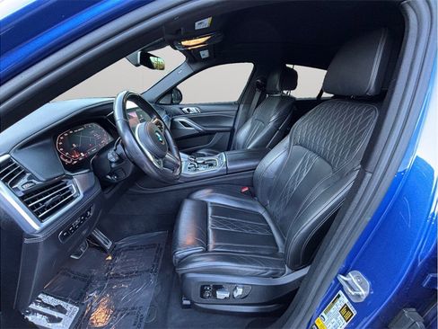 Used 2020 BMW X6 M50i image 2