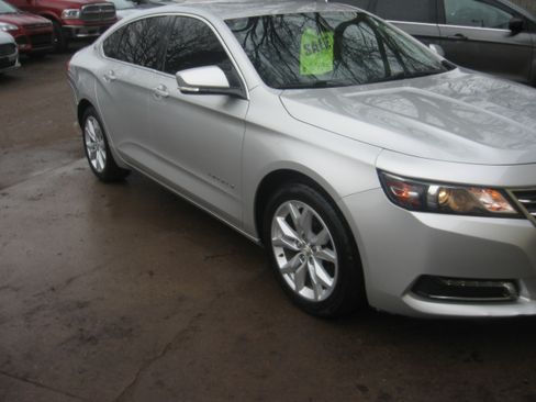 Used 2018 Chevrolet Impala LT image 3