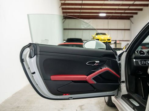 Used 2023 Porsche 718 Cayman image 28