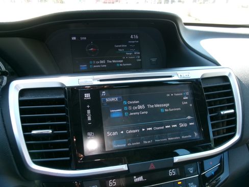 Used 2017 Honda Accord EX-L image 13