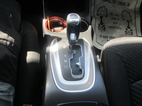 Used 2018 Dodge Journey SXT FWD image 6