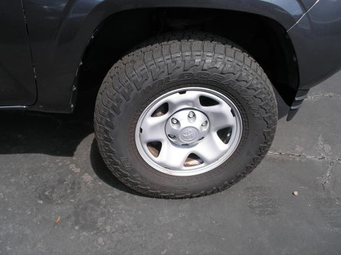 Used 2018 Toyota Tacoma 4x4 Double Cab SR image 6
