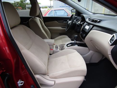 Used 2016 Nissan Rogue SV image 13