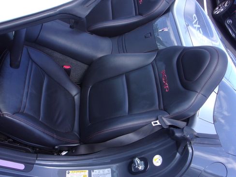 Used 2008 Pontiac Solstice GXP Convertible RWD image 20
