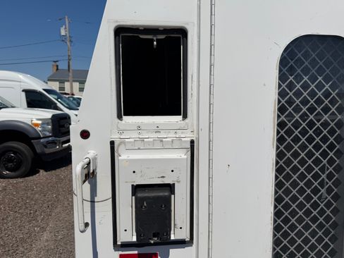 Used 2016 Ford E-350 and Econoline 350 Super Duty RWD image 7