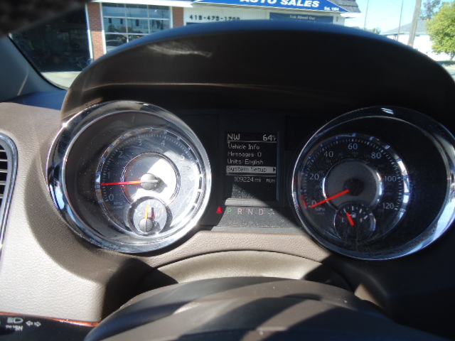 Used 2015 Chrysler Town & Country Touring-L FWD image 17
