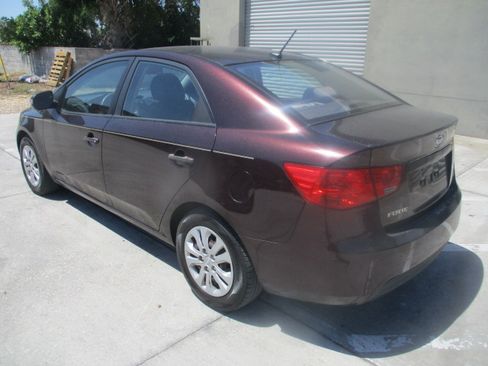 Used 2010 Kia Forte EX image 10