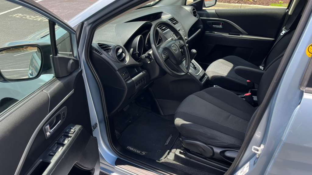 Used 2012 MAZDA MAZDA5 Sport FWD image 10