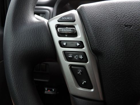 Used 2023 Nissan Titan SV AWD/4WD image 24