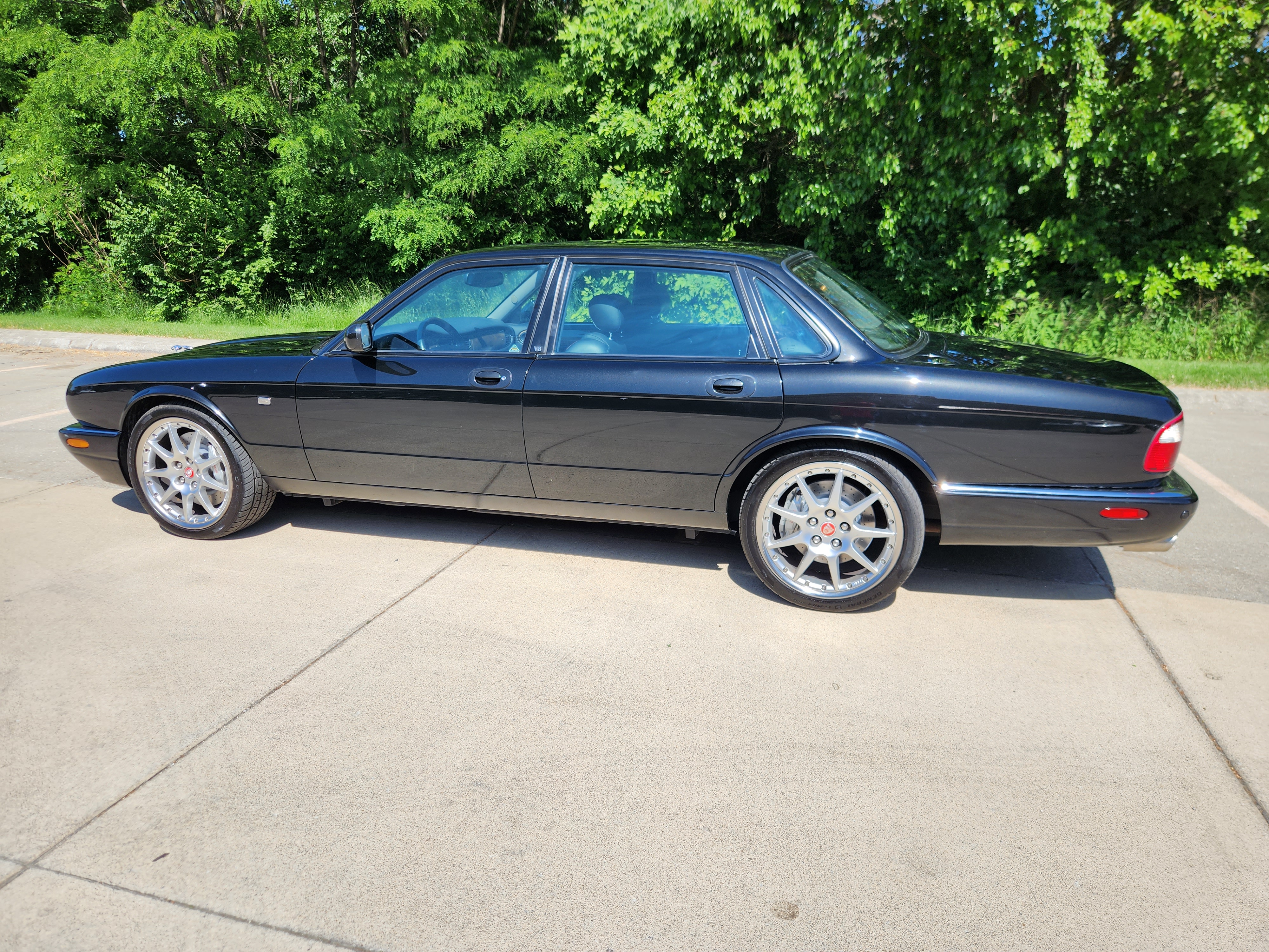 Used 2002 Jaguar XJR 100 RWD image 2