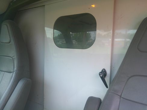 Used 2017 Chevrolet Express 3500 UNAVAIL RWD image 10