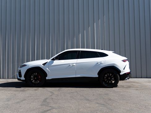 Used 2022 Lamborghini Urus AWD/4WD image 5