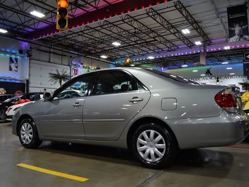 Used 2005 Toyota Camry LE image 12