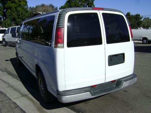 Used 2001 Chevrolet Express 3500 LS image 5