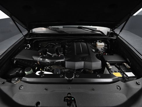 Used 2018 Toyota 4Runner SR5 image 50