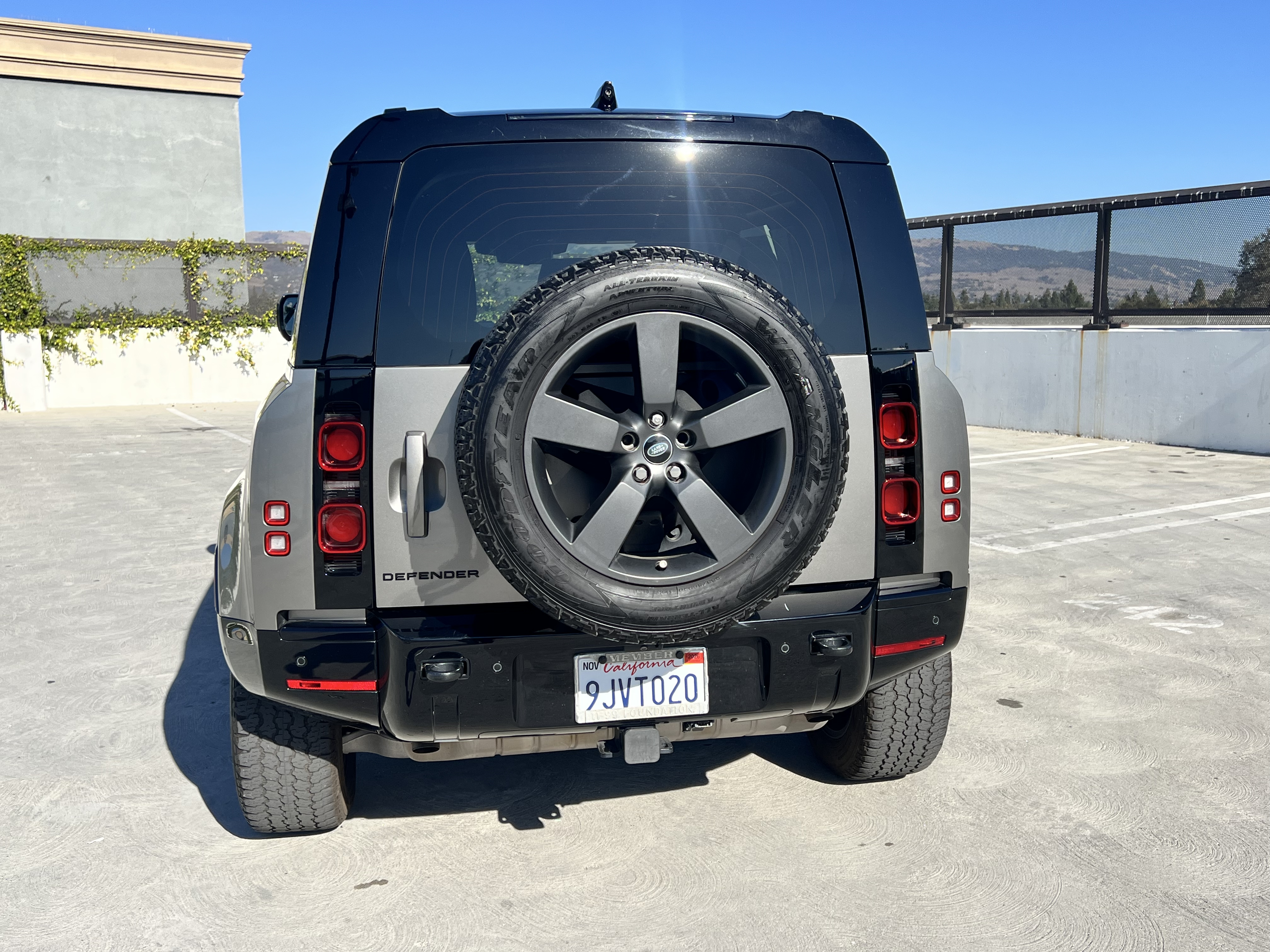 Used 2024 Land Rover Defender 110 X-Dynamic SE AWD/4WD image 6