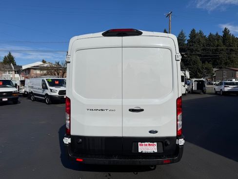 Used 2019 Ford Transit 250 image 31