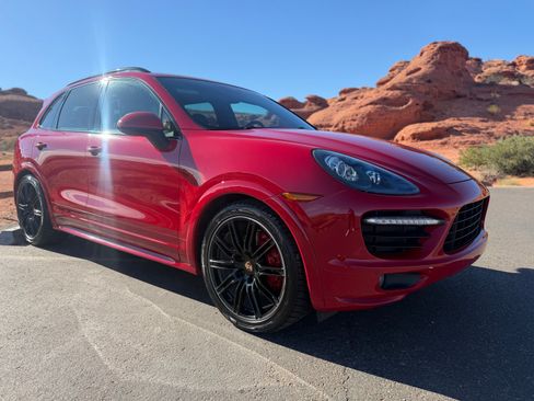 Used 2014 Porsche Cayenne GTS AWD/4WD image 8