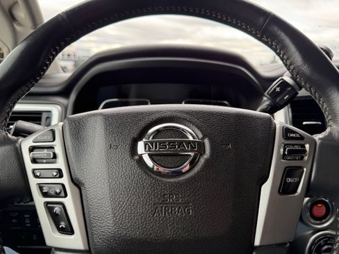 Used 2017 Nissan Titan PRO-4X image 14