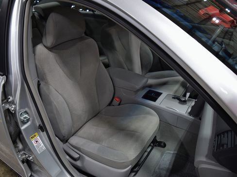 Used 2009 Toyota Camry LE image 21