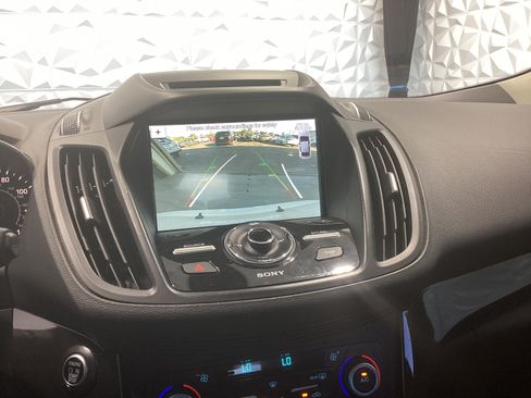 Used 2018 Ford Escape Titanium image 19