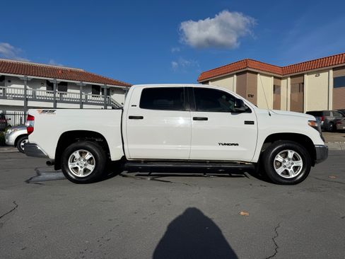 Used 2018 Toyota Tundra SR5 image 21