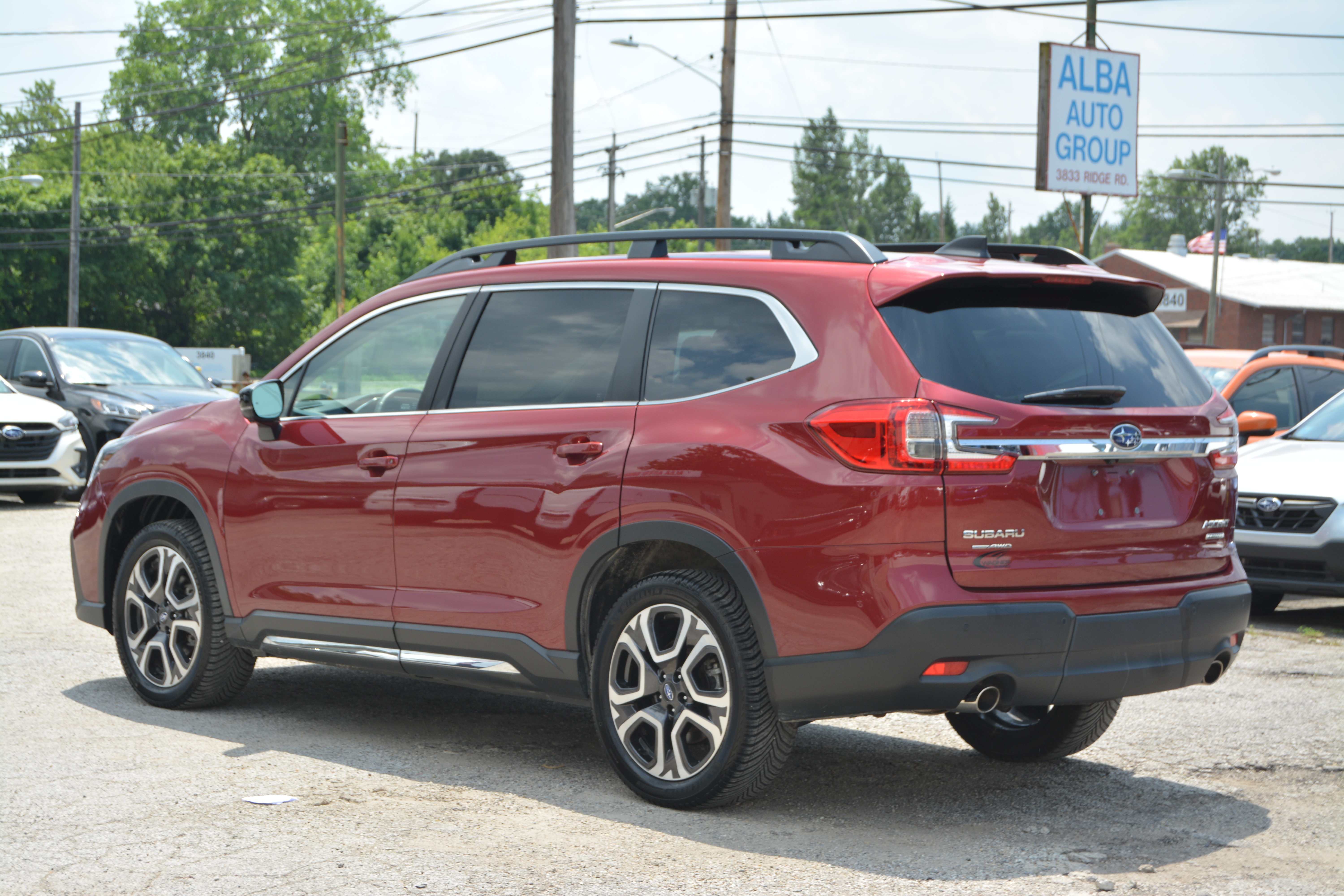 Used 2025 Subaru Ascent Limited 8-Passenger AWD/4WD image 5