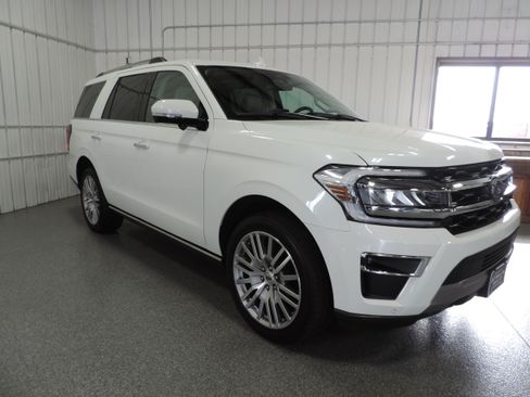 Used 2023 Ford Expedition Limited image 9