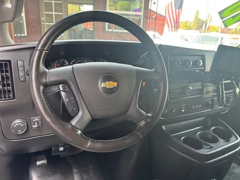 Used 2020 Chevrolet Express 3500 image 11