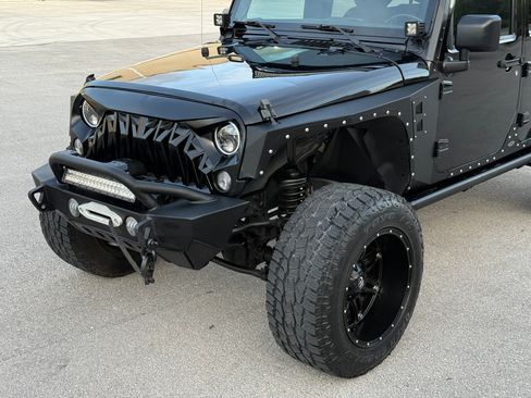 Used 2015 Jeep Wrangler 4WD Unlimited Sport image 25