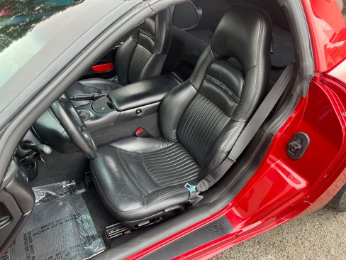 Used 1998 Chevrolet Corvette Coupe RWD image 26