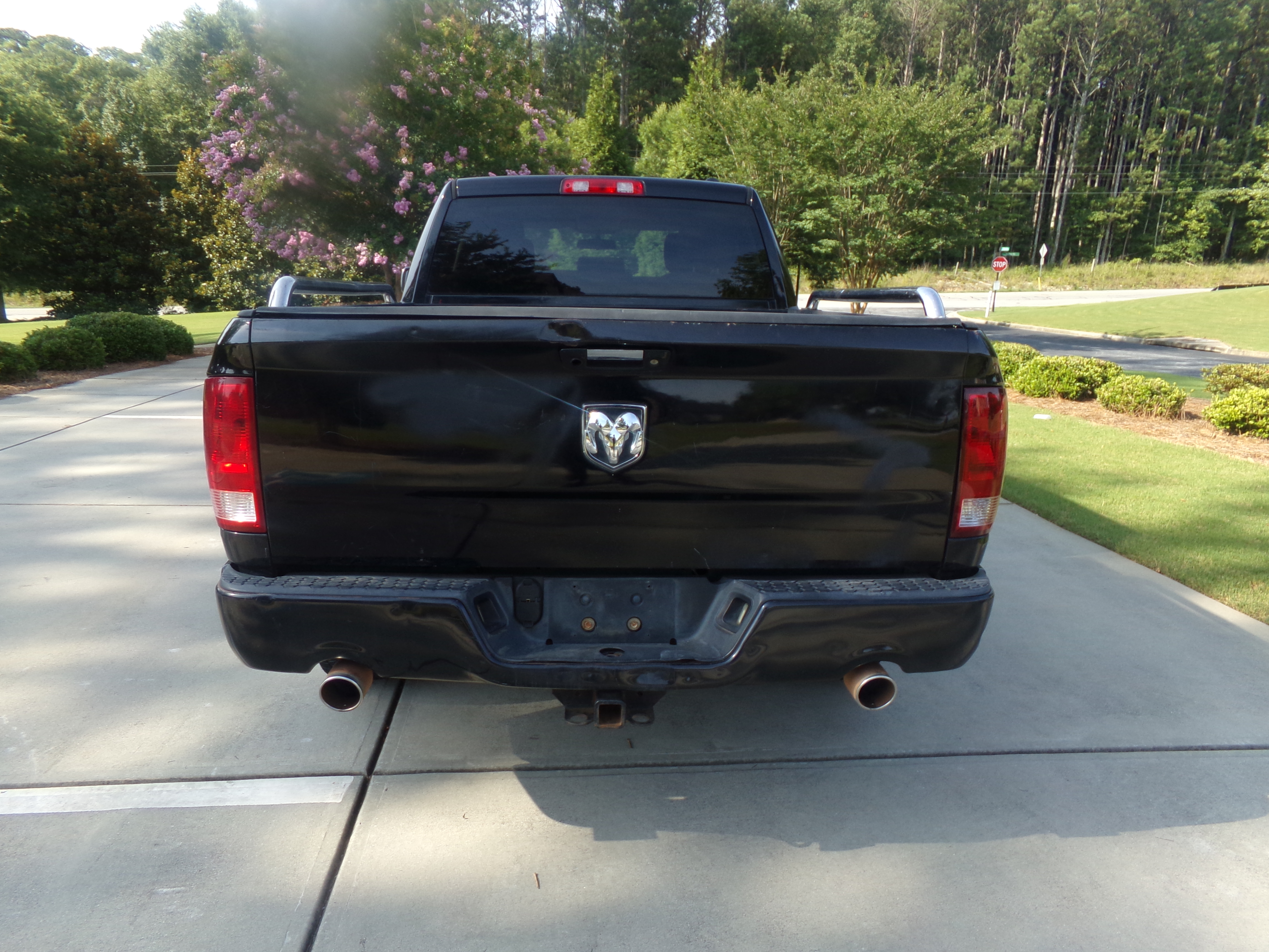 Used 2012 RAM 1500 2WD Quad Cab ST image 4