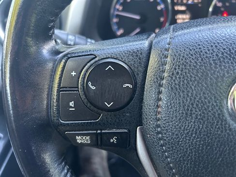 Used 2016 Toyota RAV4 Limited image 9