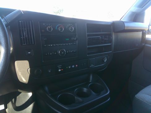 Used 2020 Chevrolet Express 3500 LT image 14