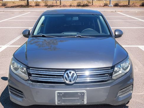 Used 2012 Volkswagen Tiguan S image 3