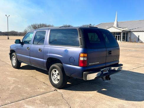 Used 2001 Chevrolet Suburban 2WD image 7