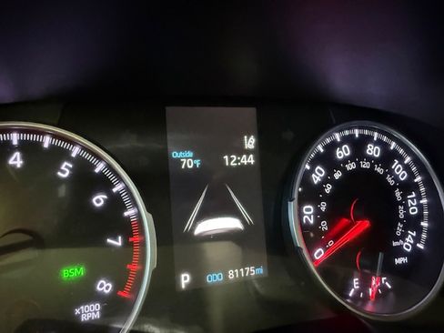 Used 2019 Toyota RAV4 AWD LE image 10