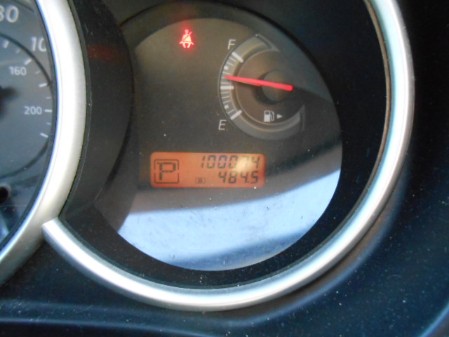 Used 2010 Nissan Versa Hatchback FWD image 16
