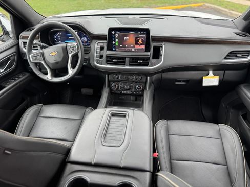 Used 2022 Chevrolet Suburban Premier image 19