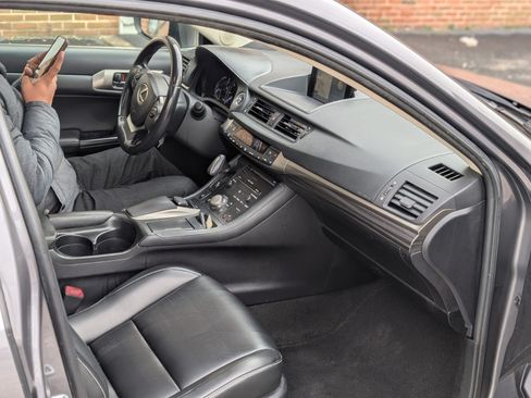Used 2015 Lexus CT 200h image 14