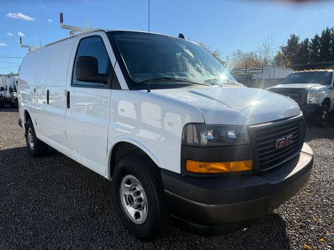 Used 2023 GMC Savana 2500 image 6