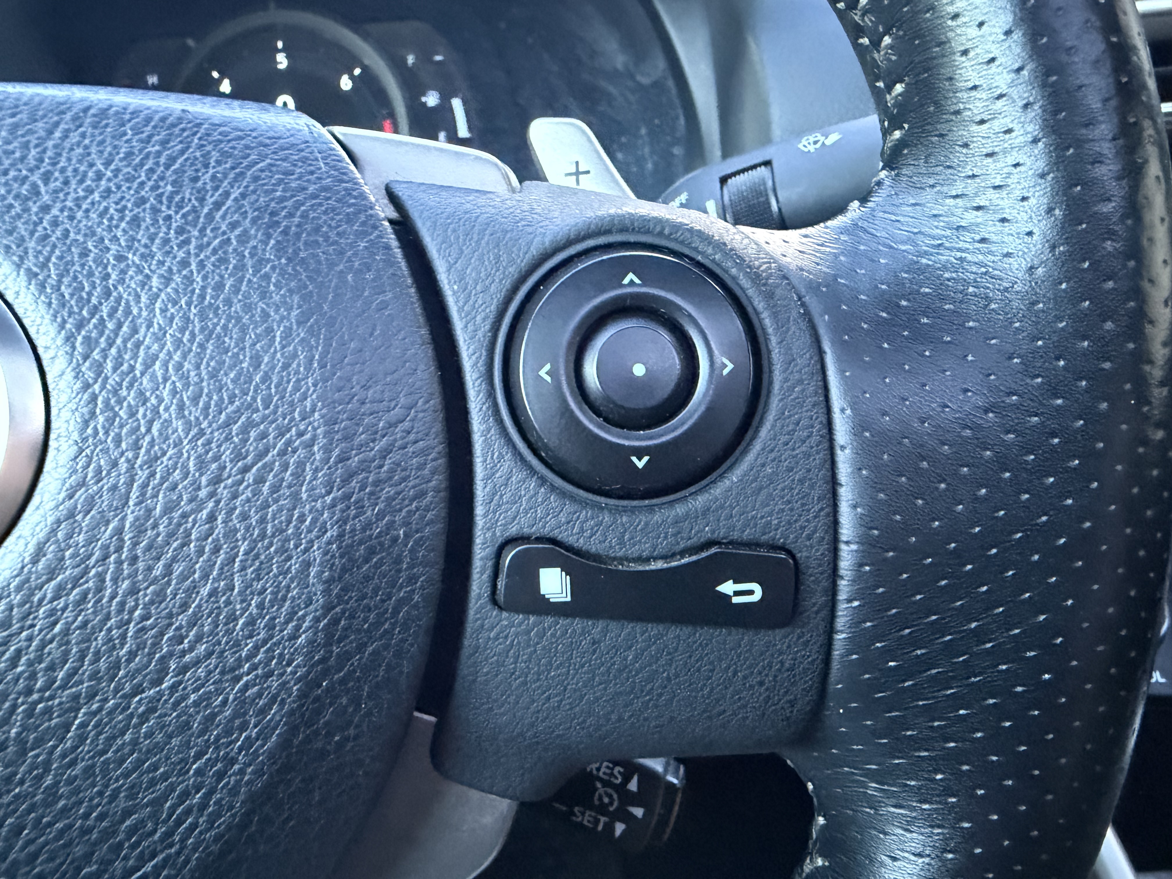 Used 2014 Lexus IS 350 F Sport RWD image 19