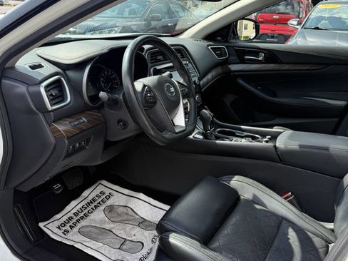 Used 2018 Nissan Maxima Platinum image 10